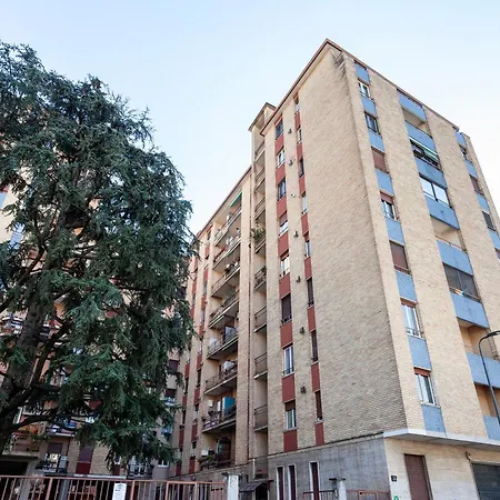 Two Spacious Bedrooms 1 Minute To Metro Stop Appartamento *