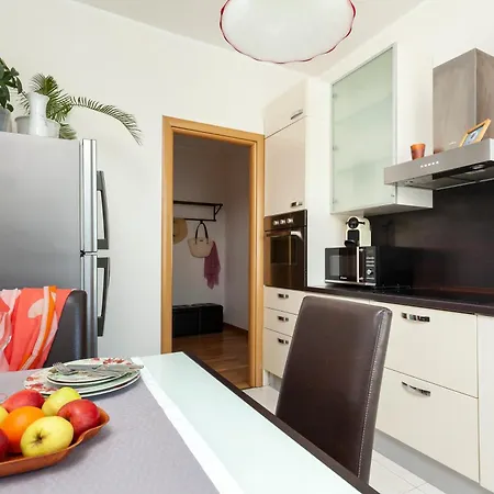 Two Spacious Bedrooms 1 Minute To Metro Stop * Milano