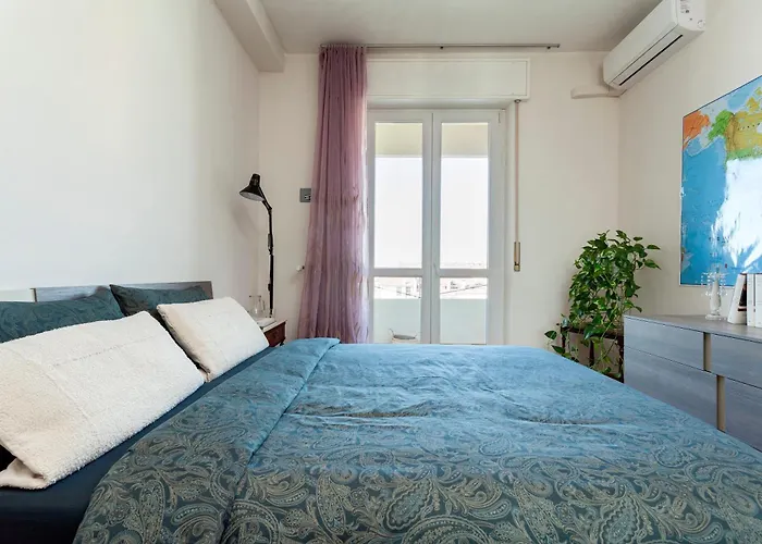 Apartmán Two Spacious Bedrooms 1 Minute To Metro Stop *