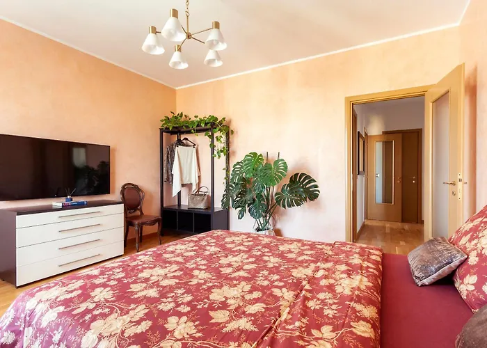 Two Spacious Bedrooms 1 Minute To Metro Stop Milán